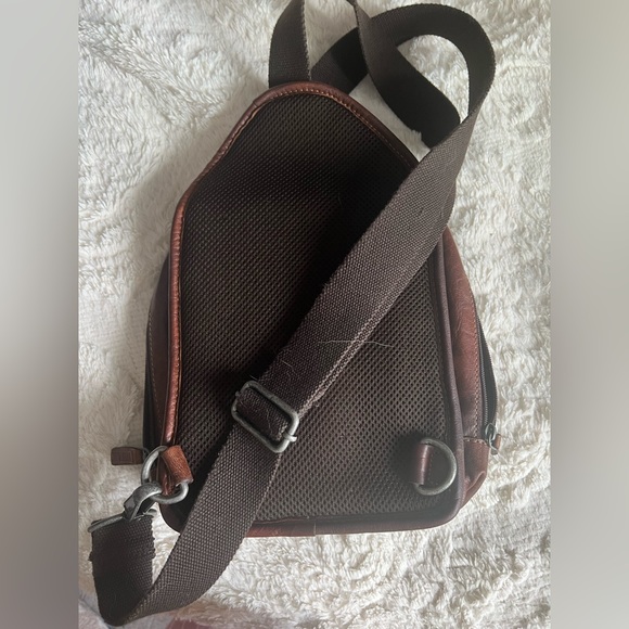 Jack George’s Leather One Strap Bag. - Picture 2 of 5